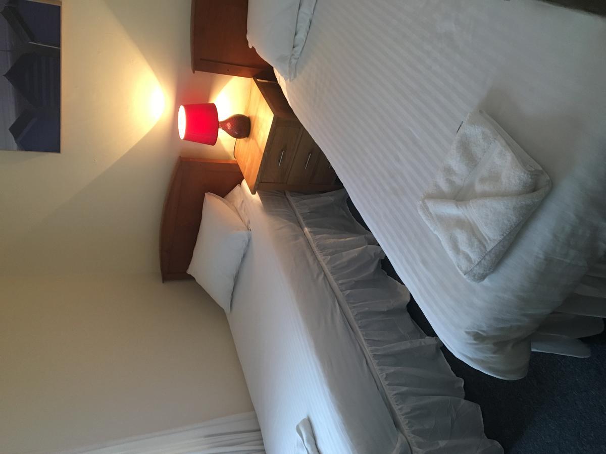 Four Seasons Budget Aberystwyth Buitenkant foto